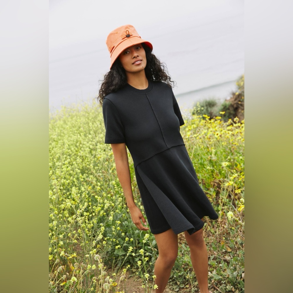 NWT Sweaty Betty Revive T-Shirt Dress in Black Size 6